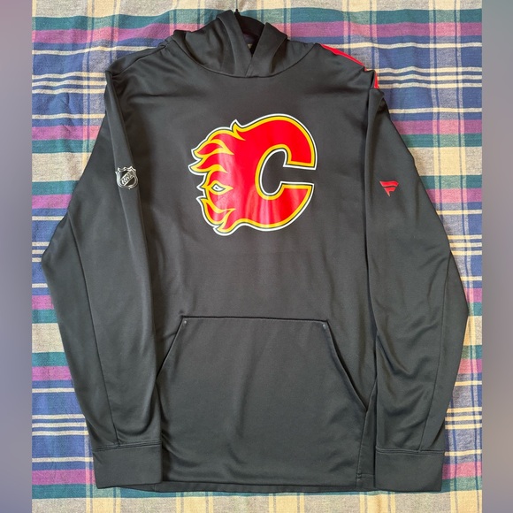 Mens Fanatics Calgary Flames Authentic Pro Rinkside Pullover Hoodie NHL - Picture 4 of 14